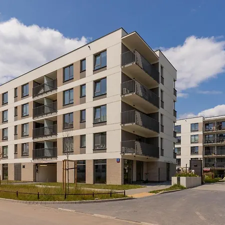 Cozy & Bright Zupnicza By Renters