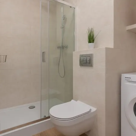 Cozy & Bright Zupnicza By Renters * Warschau